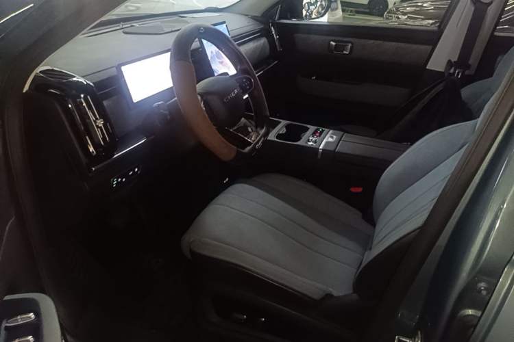 Used Chery Fengyun T6 2024 MAX Edition Left Front Seat