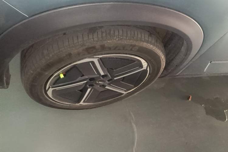 Used Chery Fengyun T6 2024 MAX Edition Left Front Wheel Hub