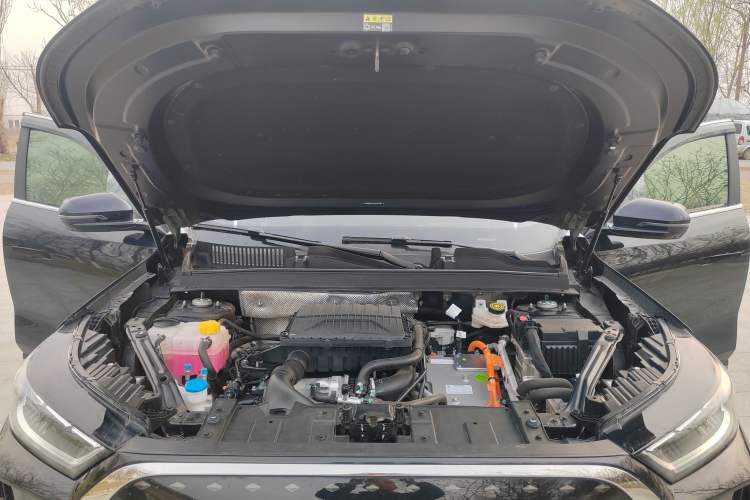 Used Chery Fengyun T8 2025 1.5T 130 km Comfort Edition 7-Seater Engine Bay