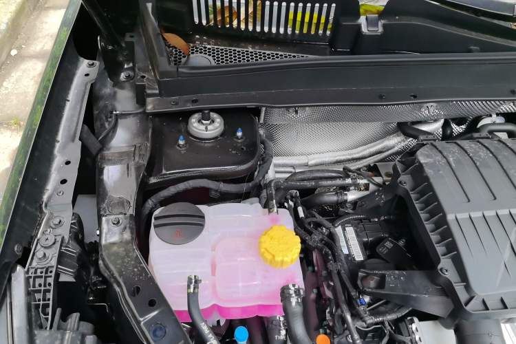 Used Chery Fengyun T8 2025 1.5T 130 km Luxury Edition 5-Seater Engine Bay Right