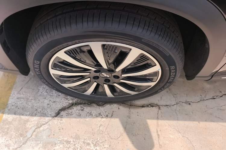 Used Chery Fengyun T8 2025 1.5T 130km Deluxe Version 5 Seats Left Front Wheel Hub