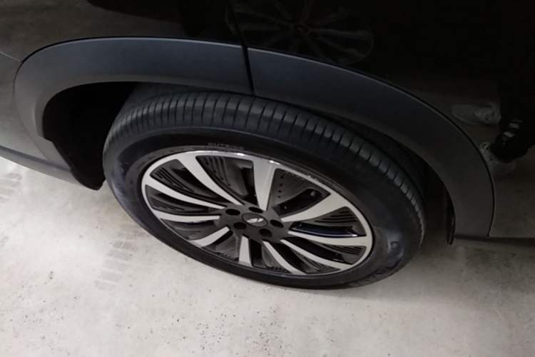 Used Chery Fengyun T8 2025 1.5T 130 km Luxury Edition 5-Seater Right Rear Wheel Hub