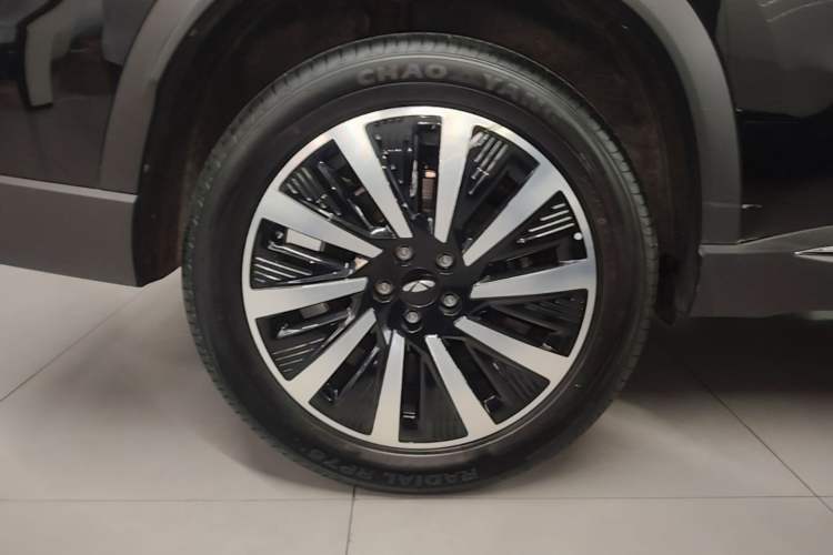 Used Chery Fengyun T8 2025 1.5T 130 km Comfort Edition 5-Seater Right Rear Wheel Hub