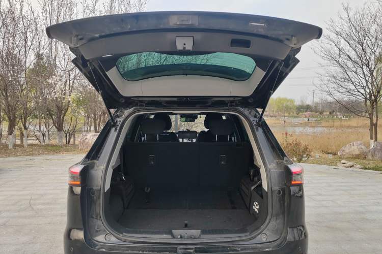 Used Chery Fengyun T8 2025 1.5T 130 km Comfort Edition 7-Seater Trunk