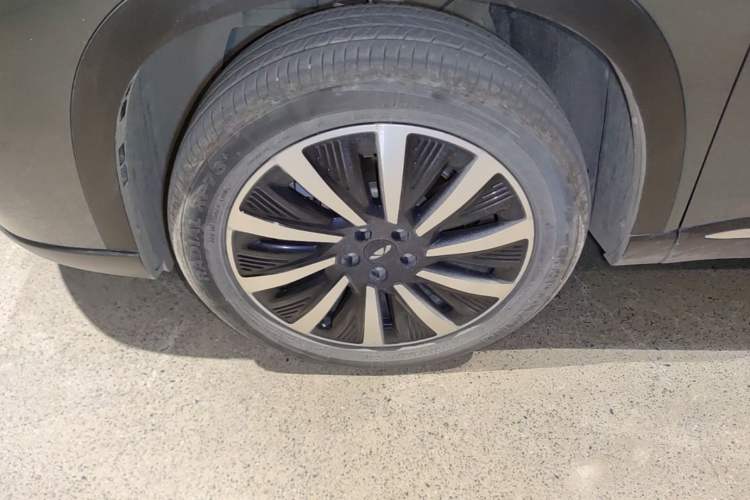 Used Chery Fengyun T8 2025 1.5T 130km Deluxe Version 5 Seats Left Front Wheel Hub