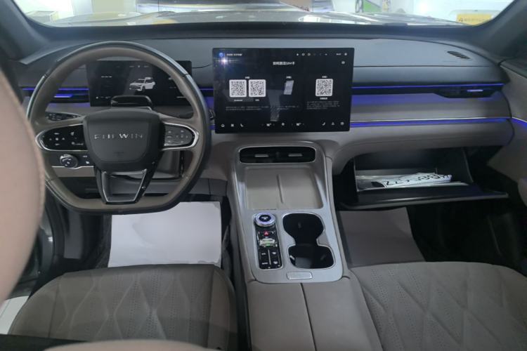 Used Chery Fengyun T8 2025 1.5T 130km Deluxe Version 5 Seats Center Console