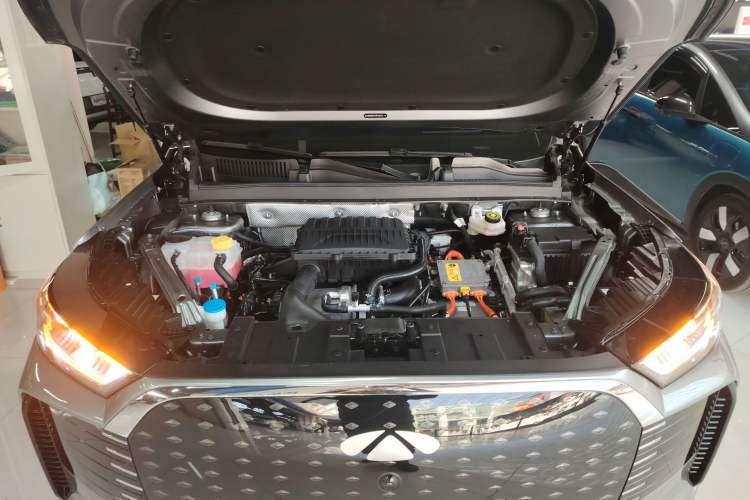 Used Chery Fengyun T8 2025 1.5T 130 km Comfort Edition 5-Seater Engine Bay
