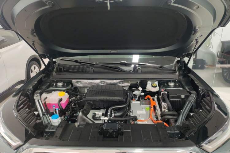 Used Chery Fengyun T8 2025 1.5T 130 km Comfort Edition 5-Seater Engine Bay