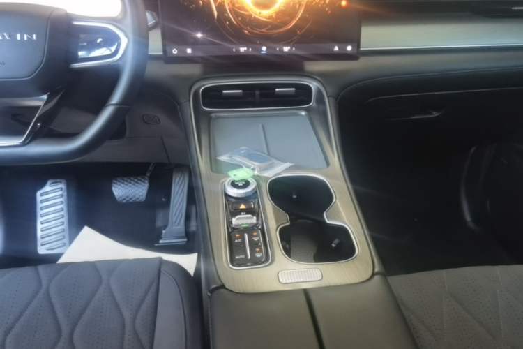 Used Chery Fengyun T8 2025 1.5T 130 km Luxury Edition 5-Seater Gear Lever