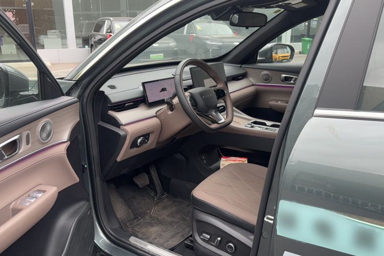 Used Chery Fengyun T8 2025 1.5T 130km Deluxe Version 5 Seats Interior 1