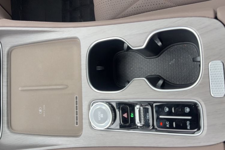Used Chery Fengyun T8 2025 1.5T 130km Deluxe Version 5 Seats Interior 6