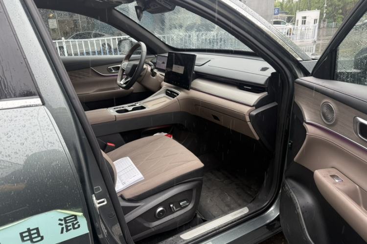 Used Chery Fengyun T8 2025 1.5T 130km Deluxe Version 5 Seats Interior 8