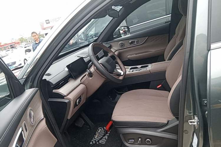 Used Chery Fengyun T8 2025 1.5T 130km Deluxe Version 5 Seats Left Front Seat