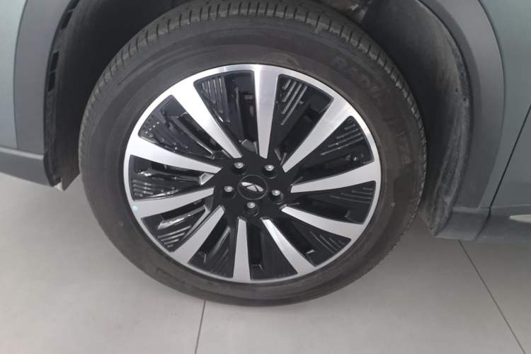 Used Chery Fengyun T8 2025 1.5T 130km Deluxe Version 5 Seats Left Front Wheel Hub