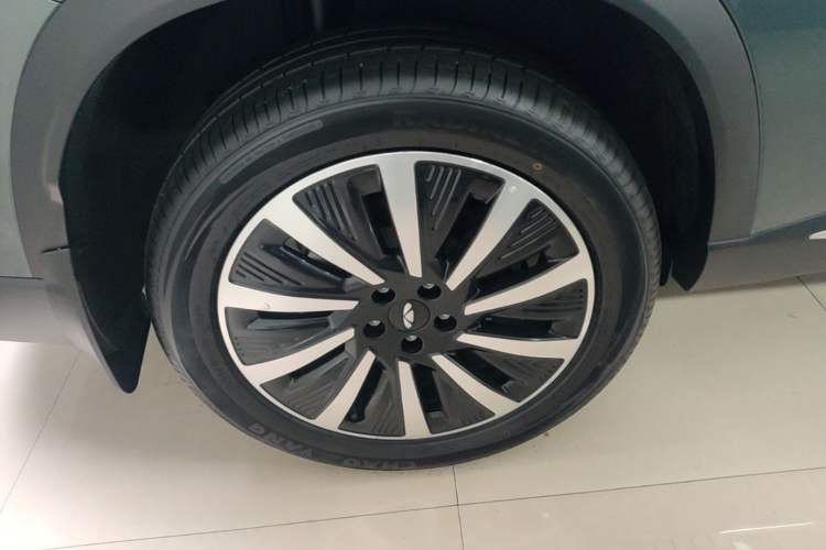 Used Chery Fengyun T8 2025 1.5T 130 km Comfort Edition 5-Seater Right Rear Wheel Hub