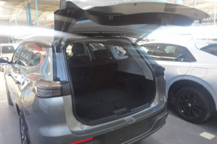 Used Chery Fengyun T8 2025 1.5T 130 km Luxury Edition 5-Seater Trunk