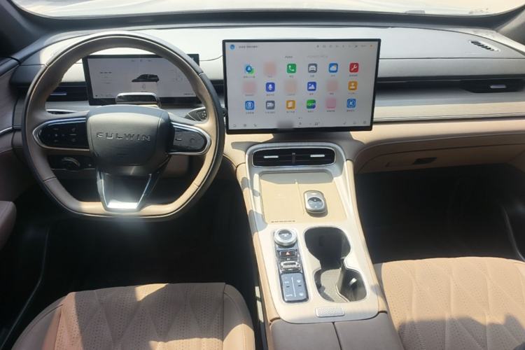 Used Chery Fengyun T8 2025 1.5T 130km Deluxe Version 5 Seats Center Console