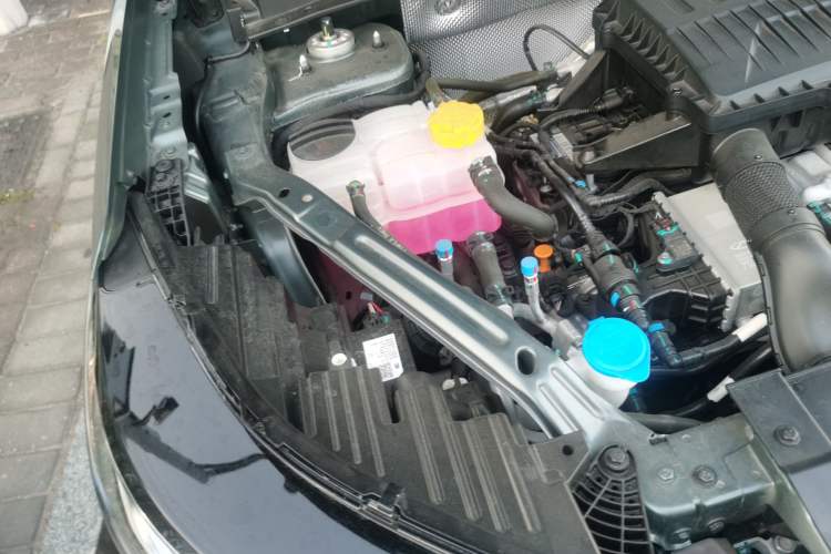 Used Chery Fengyun T8 2025 1.5T 130 km Luxury Edition 5-Seater Engine Bay Right