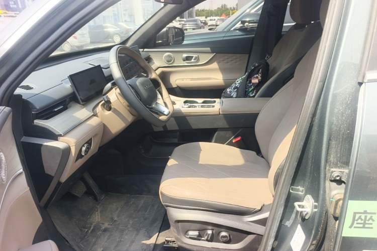 Used Chery Fengyun T8 2025 1.5T 130km Deluxe Version 5 Seats Left Front Seat