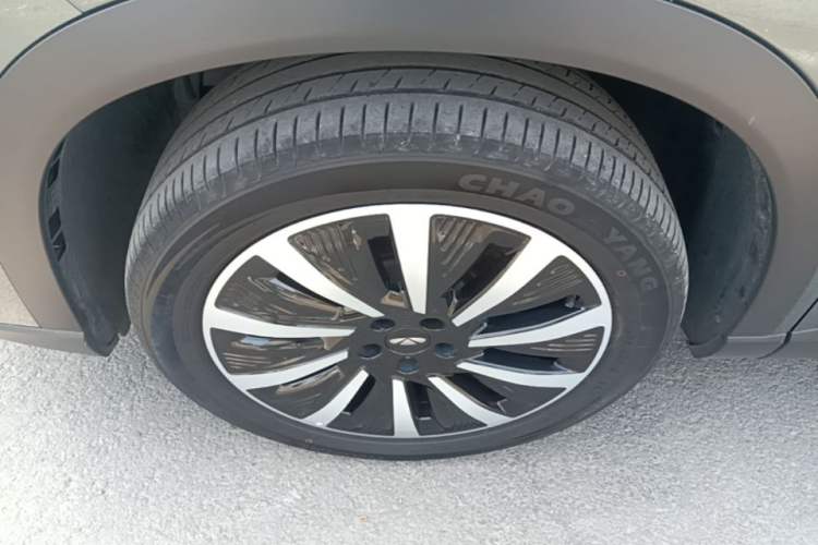 Used Chery Fengyun T8 2025 1.5T 130km Deluxe Version 5 Seats Left Front Wheel Hub