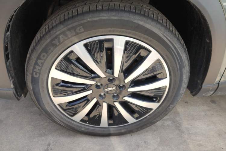 Used Chery Fengyun T8 2025 1.5T 130km Deluxe Version 5 Seats Left Front Wheel Hub