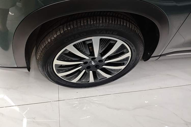 Used Chery Fengyun T8 2025 1.5T 130km Deluxe Version 5 Seats Left Front Wheel Hub