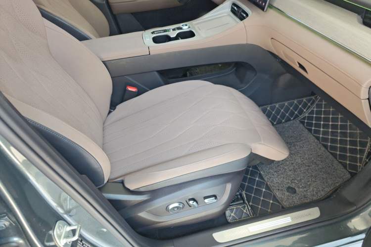 Used Chery Fengyun T8 2025 1.5T 130km Deluxe Version 5 Seats Right Front Seat