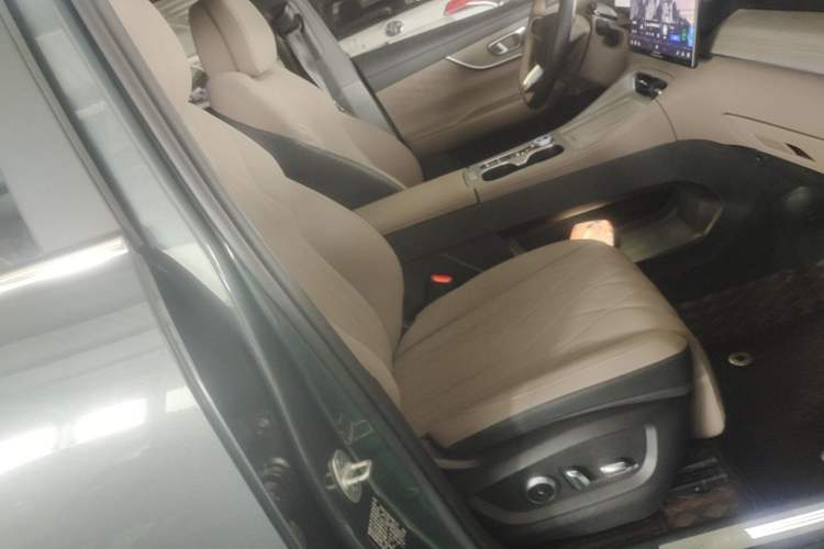 Used Chery Fengyun T8 2025 1.5T 130 km Comfort Edition 5-Seater Right Front Seat