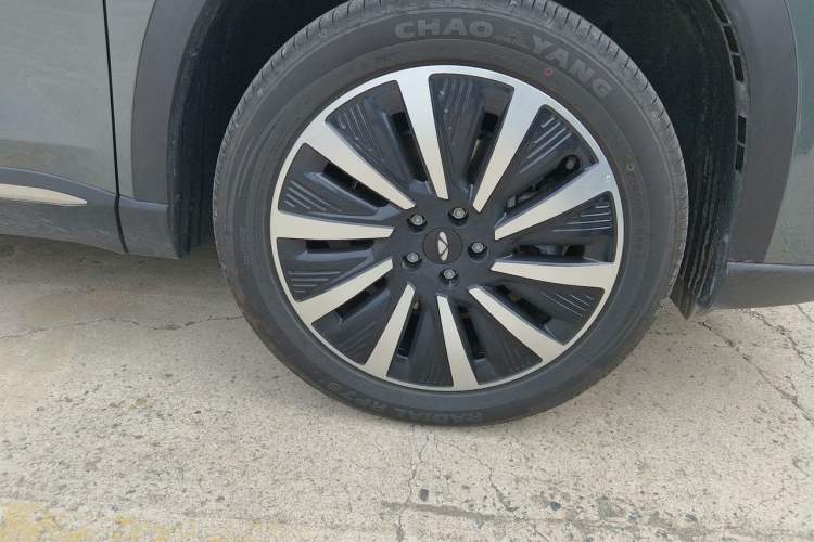 Used Chery Fengyun T8 2025 1.5T 130 km Comfort Edition 5-Seater Right Front Wheel Hub
