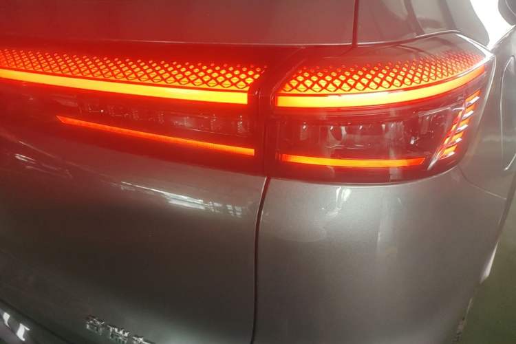 Used Chery Fengyun T8 2025 1.5T 130 km Comfort Edition 5-Seater Right Rear Taillight