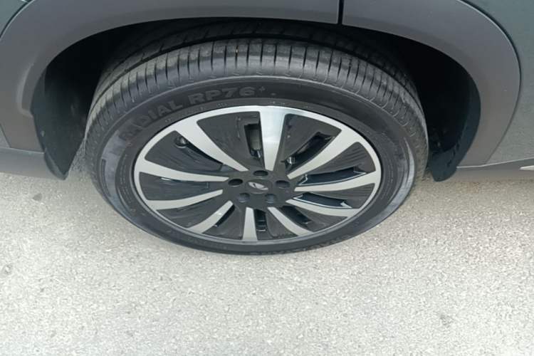 Used Chery Fengyun T8 2025 1.5T 130km Deluxe Version 5 Seats Right Rear Wheel Hub