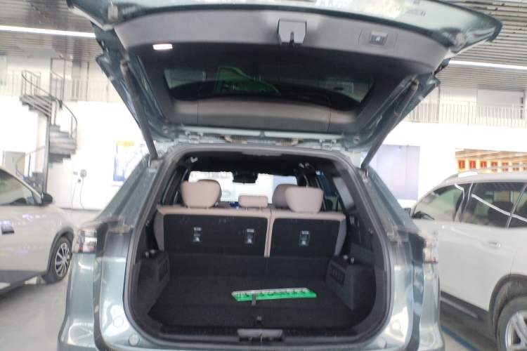 Used Chery Fengyun T8 2025 1.5T 130km Deluxe Version 5 Seats Trunk