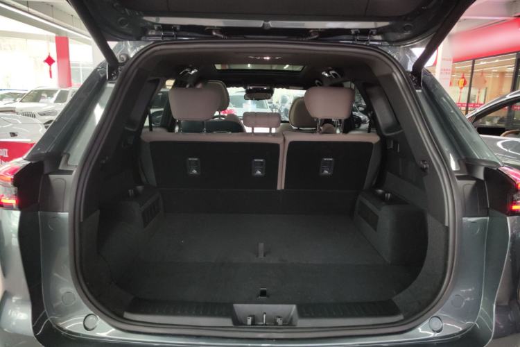 Used Chery Fengyun T8 2025 1.5T 130km Deluxe Version 5 Seats Trunk