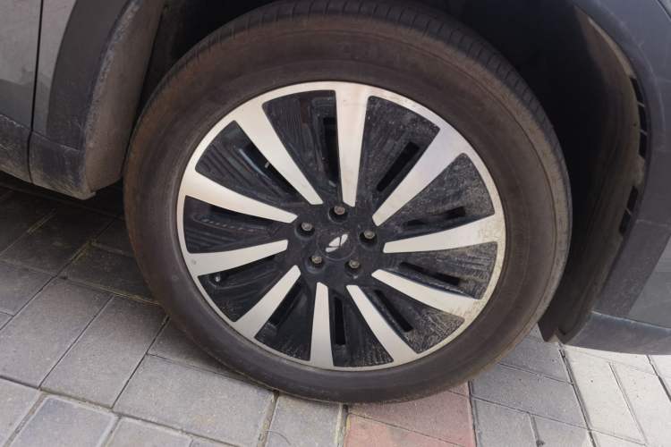 Used Chery Fengyun T8 2025 1.5T 130 km Comfort Edition 5-Seater Right Front Wheel Hub