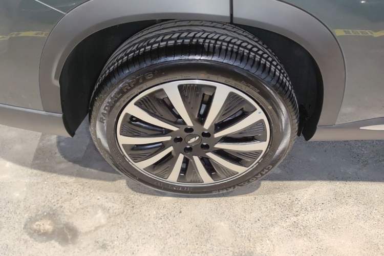 Used Chery Fengyun T8 2025 1.5T 130 km Luxury Edition 5-Seater Right Rear Wheel Hub