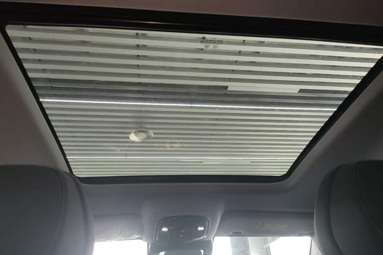 Used Chery Fengyun T8 2025 1.5T 130 km Luxury 7-Seater Headliner