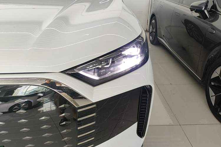 Used Chery Fengyun T8 2025 1.5T 130 km Luxury 7-Seater Left Front Headlight