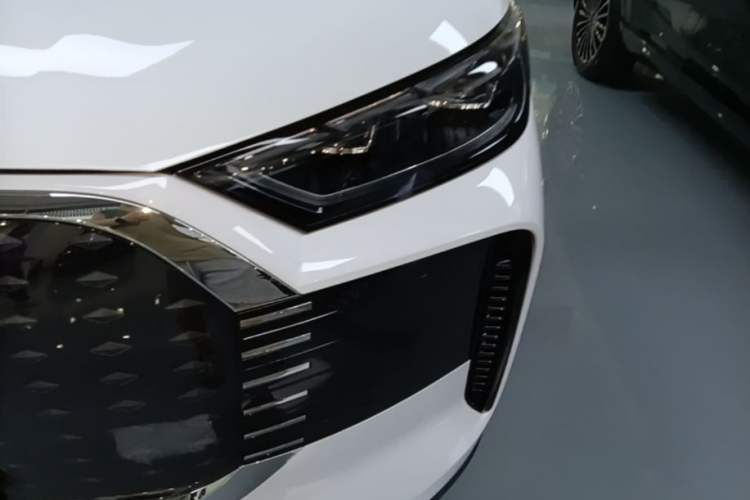 Used Chery Fengyun T8 2025 1.5T 130 km Luxury Edition 5-Seater Left Front Headlight