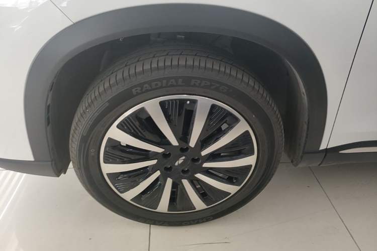 Used Chery Fengyun T8 2025 1.5T 130 km Luxury 7-Seater Left Front Wheel Hub