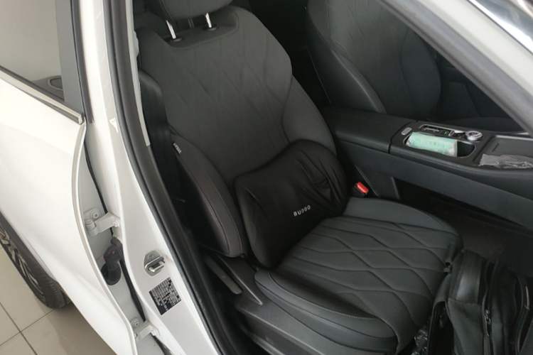 Used Chery Fengyun T8 2025 1.5T 130 km Luxury 7-Seater Right Front Seat