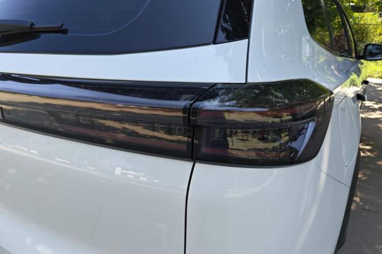 Used Chery Fengyun T8 2025 1.5T 130 km Comfort Edition 5-Seater Right Rear Taillight