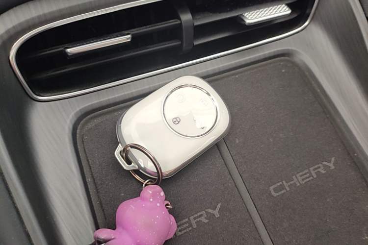 Used Chery Fengyun T8 2025 1.5T 130 km Comfort Edition 5-Seater Vehicle Key