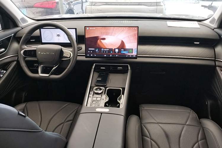 Used Chery Fengyun T9 2024 120 Long-Range Luxury Version 5 Seats Lithium Iron Phosphate Center Console