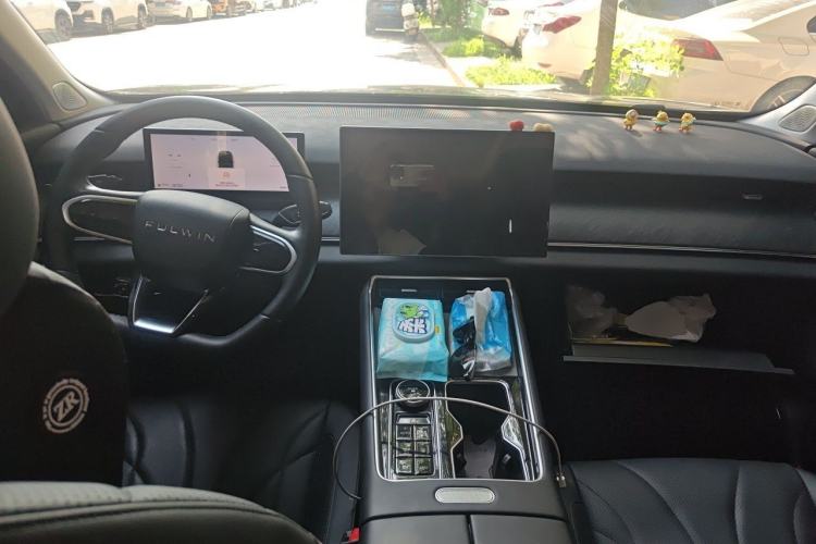 Used Chery Fengyun T9 2024 120 Long-Range Comfort Version 7-Seater Lithium-Ion Battery Center Console