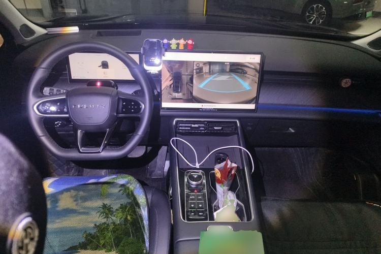 Used Chery Fengyun T9 2024 120 Long-Range Luxury Version 7 Seats Lithium Iron Phosphate Center Console