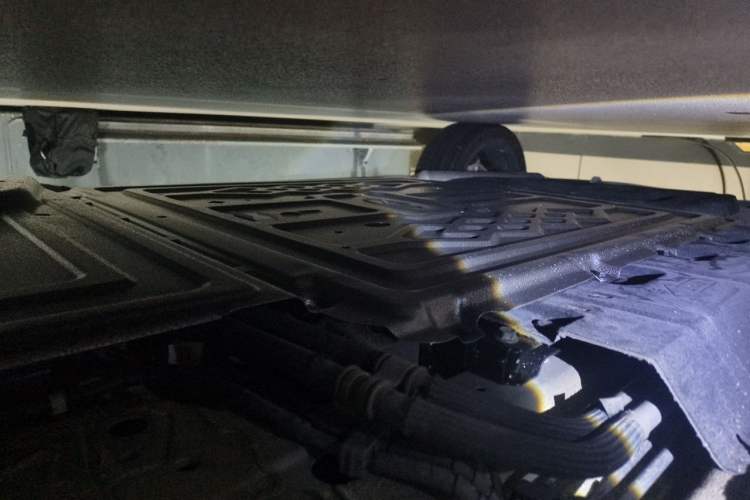 Used Chery Fengyun T9 2024 120 Long-Range Luxury Version 7 Seats Lithium Iron Phosphate Chassis Front Right