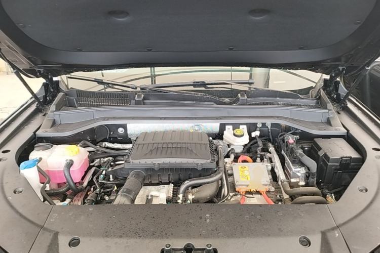Used Chery Fengyun T9 2024 120 Long-Range Luxury Version 5 Seats Lithium Iron Phosphate Engine Bay
