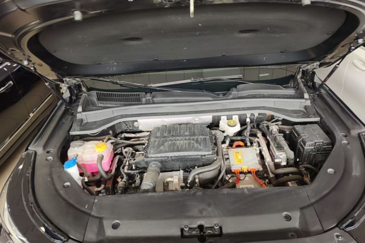 Used Chery Fengyun T9 2024 120 Long-Range Flagship Version 7 Seats Lithium Iron Phosphate Engine Bay