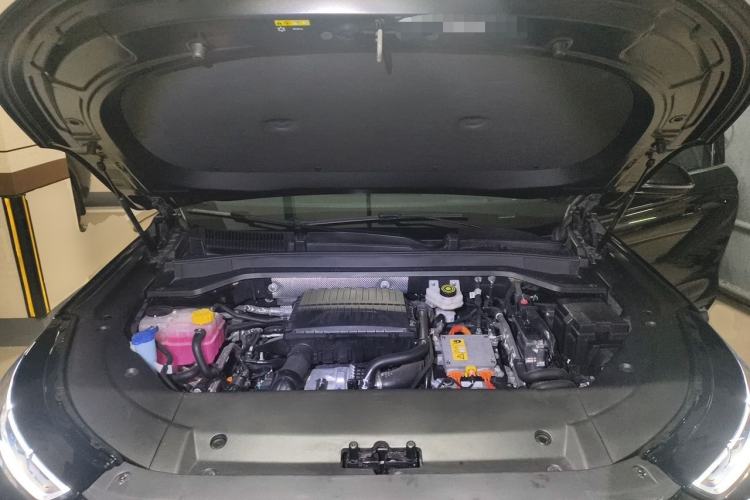 Used Chery Fengyun T9 2024 120 Long-Range Luxury Version 7 Seats Lithium Iron Phosphate Engine Bay