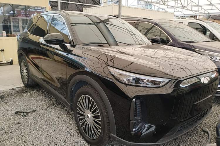 Used Chery Fengyun T9 2024 120 Long-Range Luxury Version 5 Seats Lithium Iron Phosphate Front Right 45 Deg